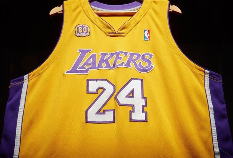 Basketball: Trikot von Bryant bringt mehr als fünf Millionen Euro Kobe Bryants Lakers-Shirt