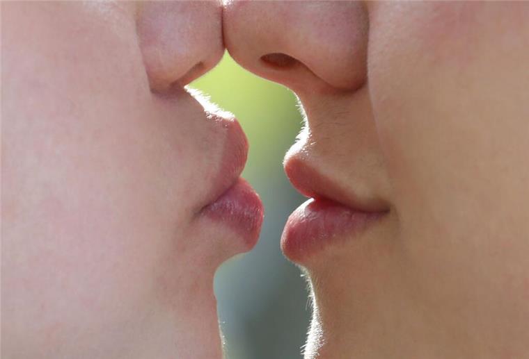 Über Online-Dating versuchen in Deutschland 20 Millionen Menschen die Liebe zu finden. (Illustration)