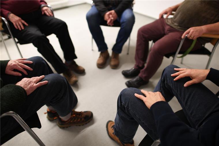 Psychiatrie-Erfahrene tauschen sich im Landkreis Rotenburg aus Über seine Sorgen und Ängste reden: Das können Psychiatrie-Erfahrene, Angehörige von Psychiatrie-Erfahrenen und professionelle Begleiter jeden zweiten Dienstag im Monat im Wechsel in Bremervörde, Zeven und Rotenburg bei der Veranstaltung Trialog.