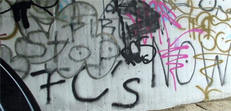 Überall Schmierereien: Die Polizei hat fünf Graffiti-Sprayer aus dem Verkehr gezogen.