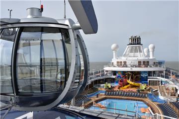 Überblick über das oberste Deck der &quot;Ovation of the Seas&quot;.