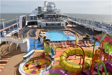 Überblick über das oberste Deck der &quot;Ovation of the Seas&quot;.