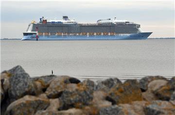 Um 19.30 Uhr hat die "Spectrum of the Seas" in Bremerhaven abgelegt.