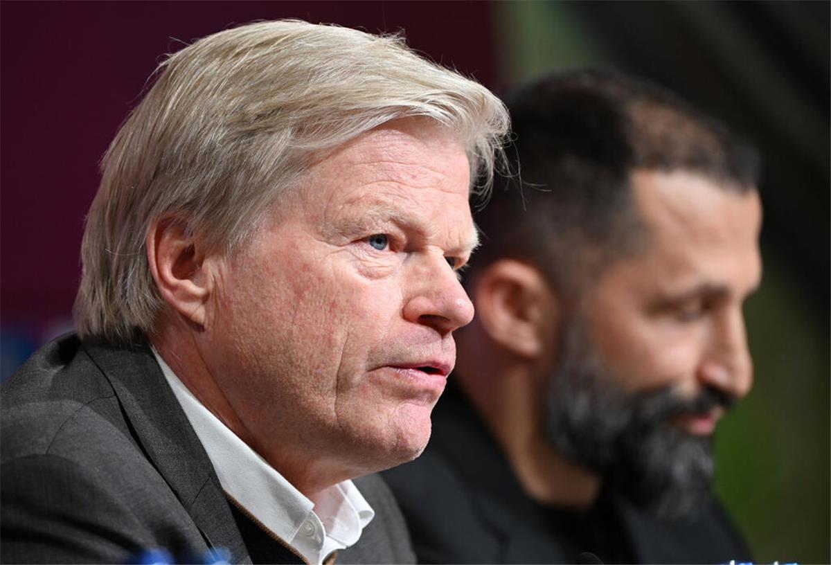 Nach dem Beben: Wie es bei den Bayern weitergeht Vorstandschef Oliver Kahn (l) und Sportvorstand Hasan Salihamidzic bei einer Pressekonferenz nach dem Trainerwechsel beim FC Bayern München.