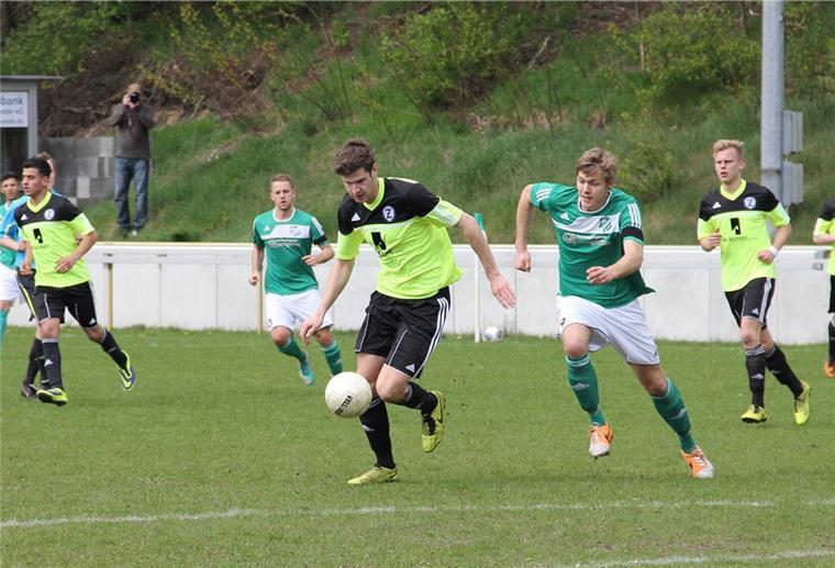 Jugendarbeit soll sich für Zevener Sportvereine lohnen Jugendliche spielen Fußball