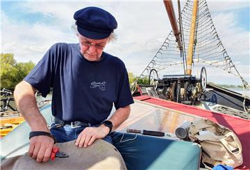 Um die „Verandering“ kümmern sich etwa 100 Ehrenamtliche. Einer von ihnen ist Skipper Manfred Alpers.