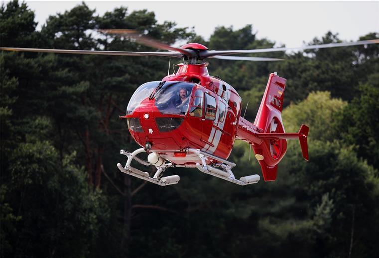 Nordholz: Neuer Hubschrauber für Pilotenausbildung Um Nachwuchs-Piloten genügend Flugstunden zu ermöglichen, wurde ein ziviler Hubschrauber vom Typ EC 135 angemietet.