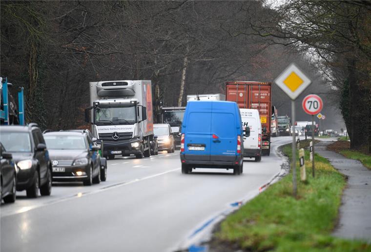 Vollsperrung der A27: So ist die aktuelle Lage auf den Umleitungsstrecken Umleitungsstrecke B6 bei Hagen.