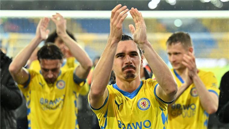 Medien: Umworbener Philippe entscheidet sich für HSV Umworben: Braunschweigs Stürmer Rayan Philippe (M).