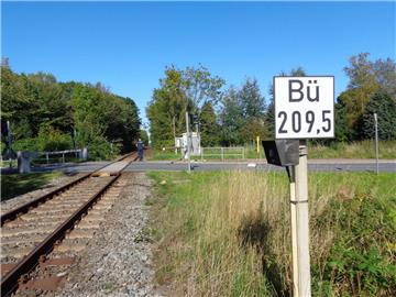 Unbekannte haben an einem Bahnübergang in Cappel für eine Störung gesorgt.