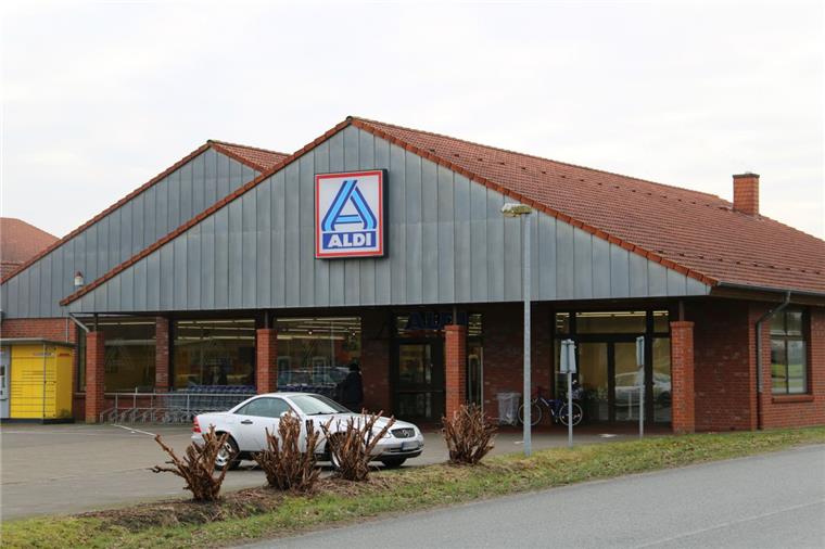 Nach Überfall auf Aldi in Hagen: Schock sitzt tief Unbekannte sind am Montagabend mit Messern bewaffnet in den Aldi-Markt in Hagen eingedrungen.