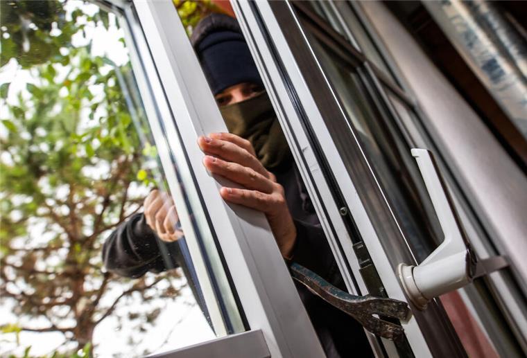 Schmuck und Geld aus Haus in Cappel gestohlen Unbekannte sind in ein Einfamilienhaus in Cappel eingebrochen (Symbolfoto).