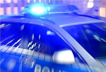 Unbekannte Täter haben am Donnerstagabend ein Firmenwagen im Lotjeweg aufgebrochen und Werkzeug gestohlen.