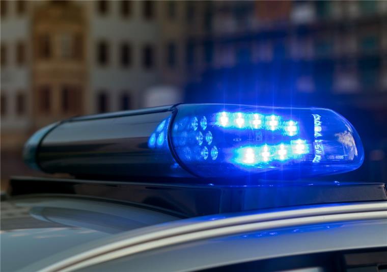Bremerhaven: Diebe haben es auf Reisekoffer abgesehen Unbekannte Täter haben in Bremerhaven zwei Reisekoffer aus einem Auto geklaut.