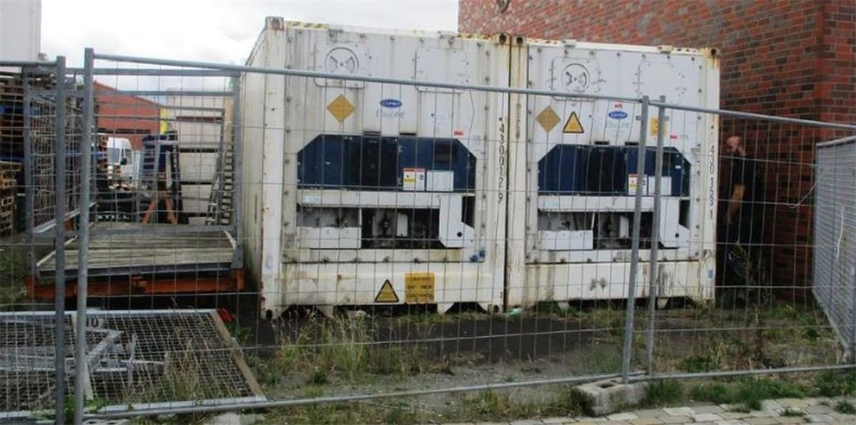 Riesiger Schaden nach Kabelklau im Fischereihafen Unbekannte Täter klauten die Stromkabel von diesen Containern im Fischereihafen von Bremerhaven. Dadurch entstand ein riesiger Sachschaden.