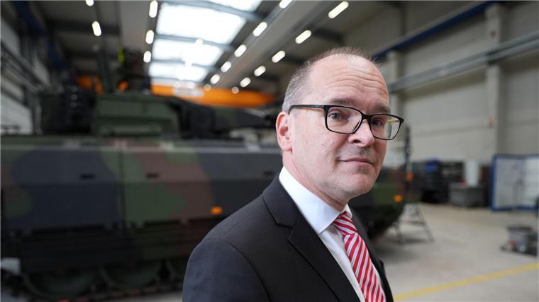 Wirtschaftsminister Tonne sieht Rüstung als neuen Jobmotor ...und den hier gebauten Schützenpanzern Puma.