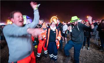 Und jetzt alle tanzen: Beim Deichbrand 2019 machen alle mit. Foto: Hartmann