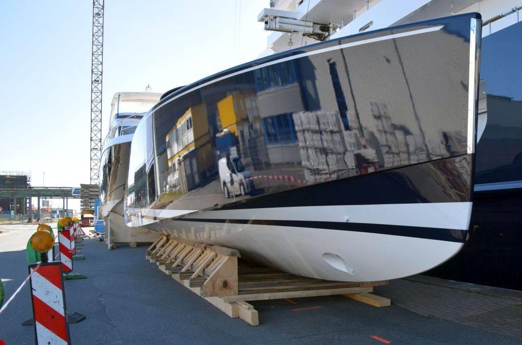 Und noch ein Flitzer: das Speedboot vom Typ &quot;Van Dutch 40&quot; ist rund zw...