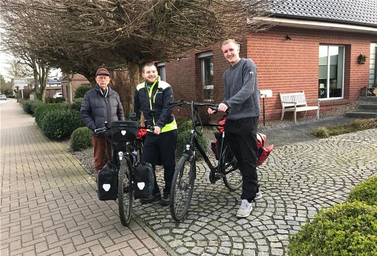 Braker geht mit dem Fahrrad auf Reise um die Welt Und tschüss: Alec Kempendorf ist zu einem großen Abenteuer aufgebrochen, zu einer Weltreise mit dem Fahrrad. Begleitet wird er die ersten Tage von seinen Freund Jonas Ising (rechts).