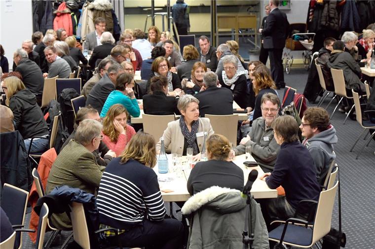 160 Bürger entwickeln Ideen zur Zukunft der Bremerhavener Kultur 160 Bremerhavener beim Bürgerforum "Zukunftswerkstatt Kultur"