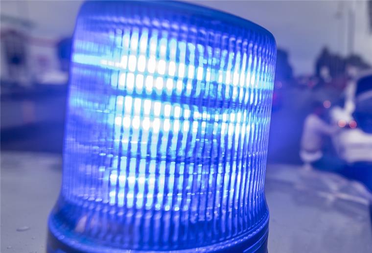 Debstedt: BMW verliert seinen Anhänger auf A27 Unfall auf der A27 bei Debstedt.