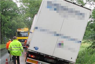 Unfallflucht auf der L 130 bei Helvesiek: Die Polizei sucht Zeugen.