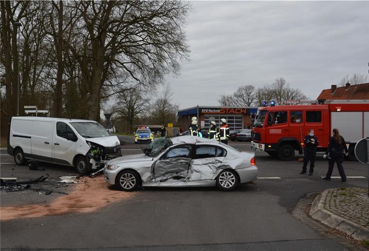 Mulmshorn: Drei Verletzte bei Unfall auf der B 71 Unfallstelle