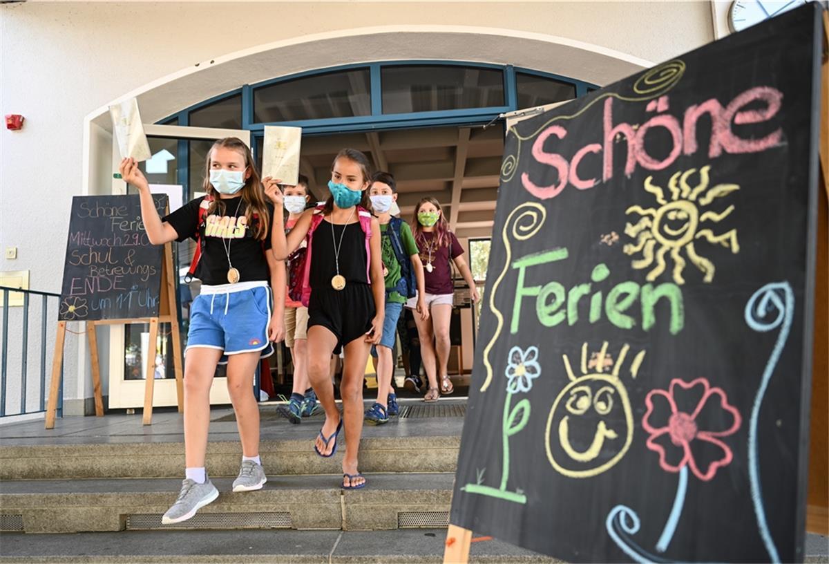 Unionspolitiker schlagen vor, die Winterferien zu verlängern und dafür die Sommerferien zu kürzen. Der Vorschlag bekommt allerdings kaum Zustimmung.