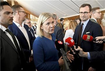 Unter dem Eindruck von Russlands Angriffskrieg gegen die Ukraine will Schweden sich um die Nato-Mitgliedschaft bewerben. Das erklärte Ministerpräsidentin Magdalena Andersson.