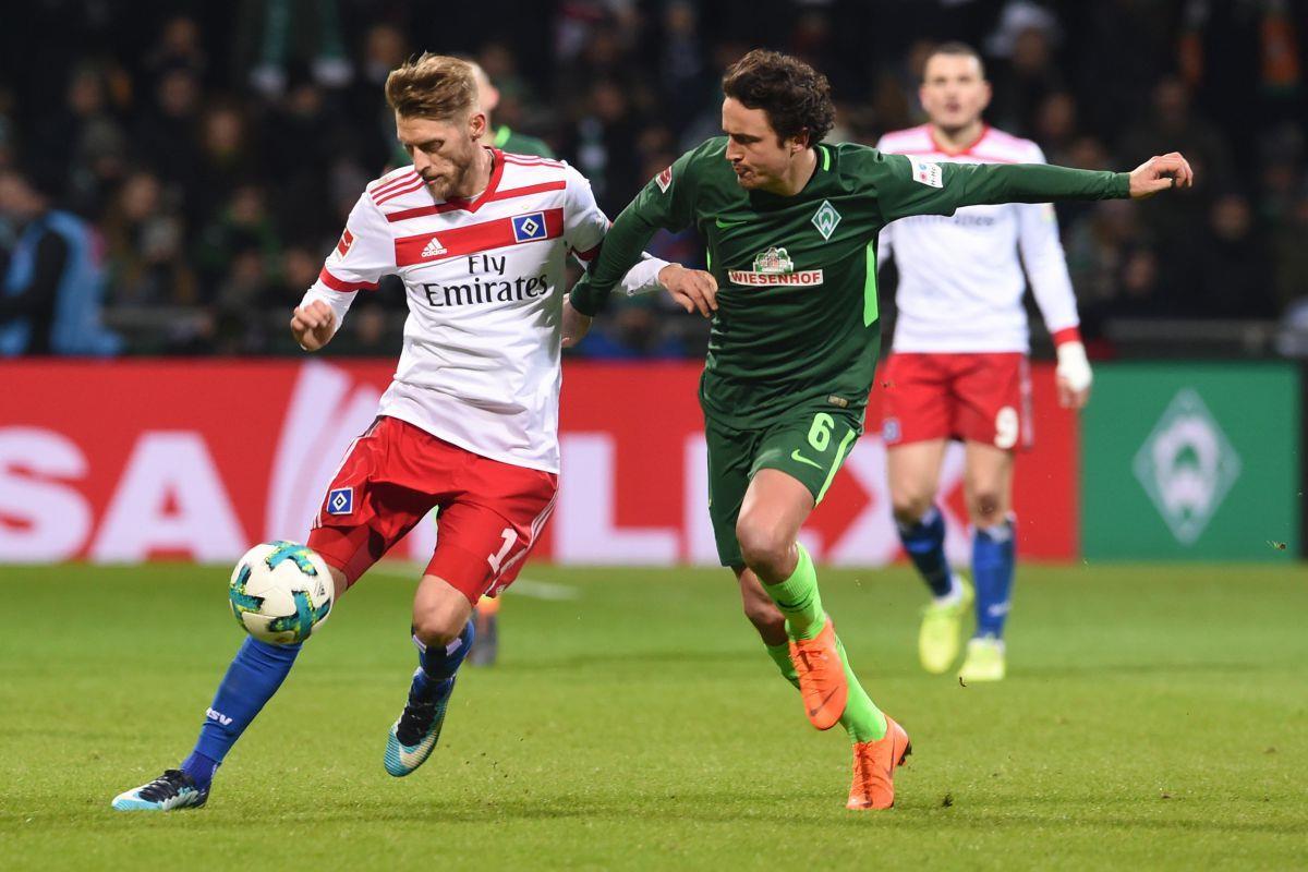 Unzählige Zweikämpfe gab es viele, hochkarätige Chancen dagegen kaum: Im Nordderby Werder Bremen (im Bild Thomas Delaney (rechts) und Aaron Hunt)  ging es eher harmlos zu.