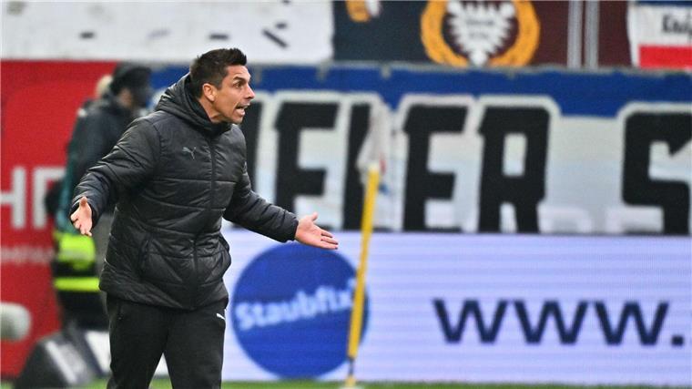 Heidenheim jubelt über Befreiungsschlag: 3:1 gegen Kiel Unzufrieden: Marcel Rapp rannte mit Kiel einem Rückstand hinterher.