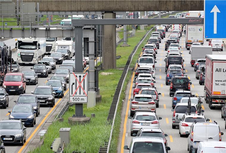 Urlauber müssen auf den Autobahnen im Norden mit Staus rechnen.