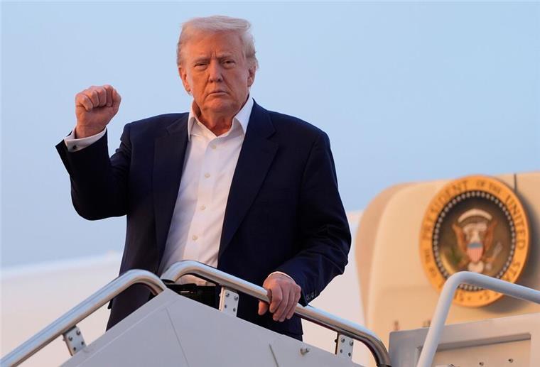 Trump kündigt hohe Zölle auf im Ausland produzierte Filme an US-Präsident Trump will seine aggressive Zollpolitik auf die Filmbranche ausdehnen.
