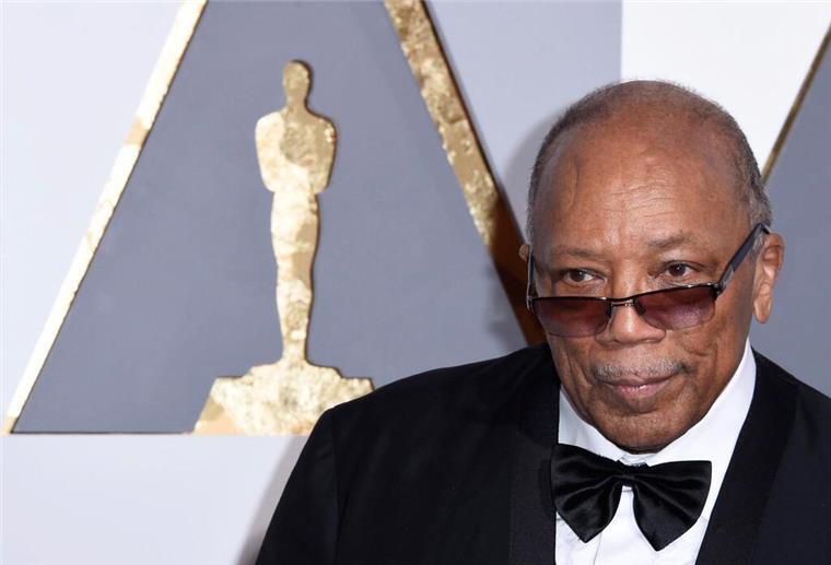 Quincy Jones und Juliet Taylor erhalten Ehren-Oscars US-Produzent Quincy Jones bei der 88. Oscar-Verleihung.