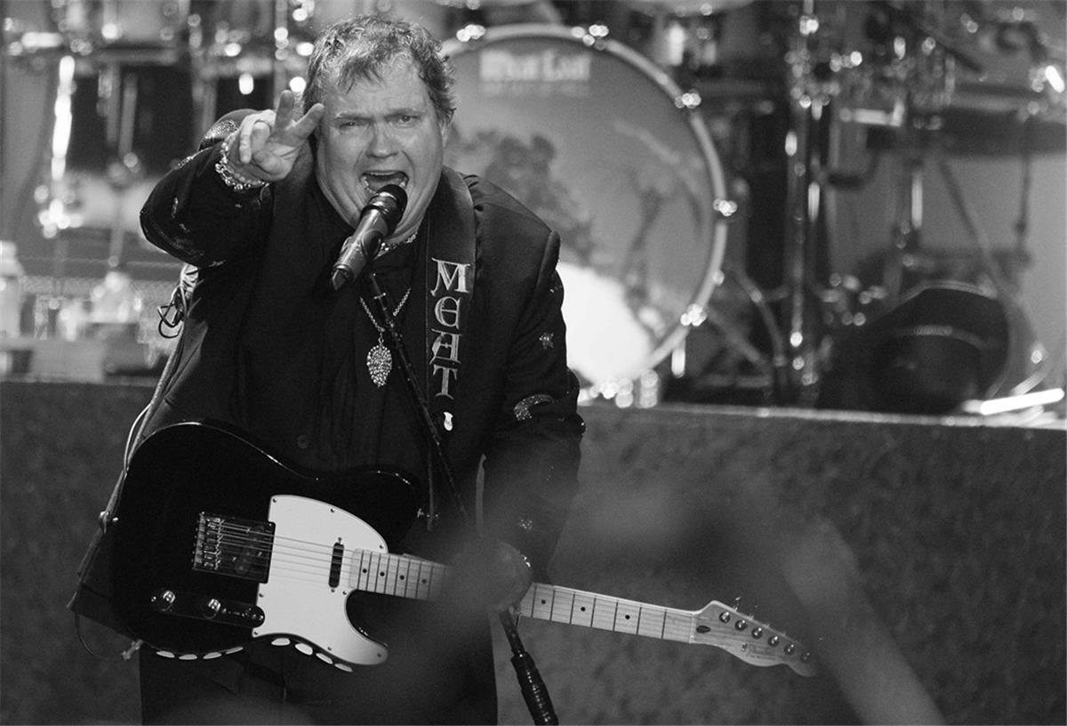US-Sänger Meat Loaf steht bei einem Konzert in Zwolle auf der Bühne. Der Rockmusiker Meat Loaf ist t