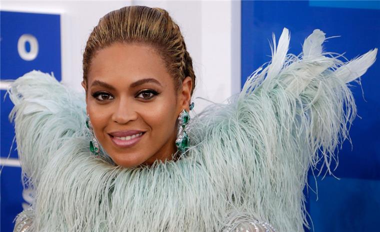 Zahl des Tages: 8 US-Sängerin Beyoncé hat bei den MTV Video Music Awards gleich acht Auszeichnungen abgeräumt.
