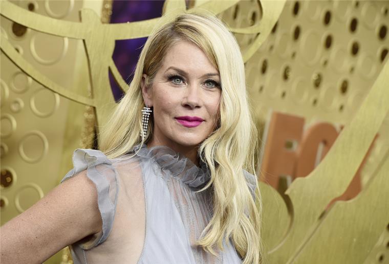 Christina Applegate: Gehstöcke sind Teil der neuen Normalität Christina Applegate, Schauspielerin aus den USA