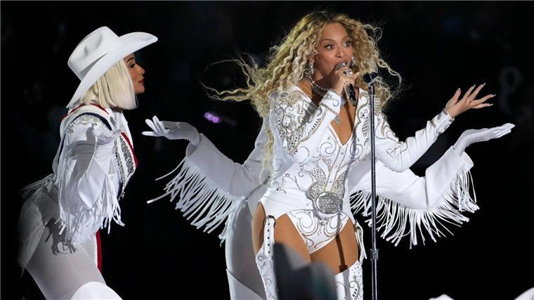 Quarterback-Star läuft bei Netflix-NFL-Premiere zu Rekord US-Superstar Beyoncé trat in der Halbzeitpause auf.