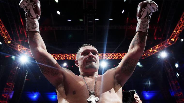 Endgültig „Legende“: Usyk feiert nächsten K.-o.-Sieg Usyk wird als „Legende“ seines Sports gefeiert.