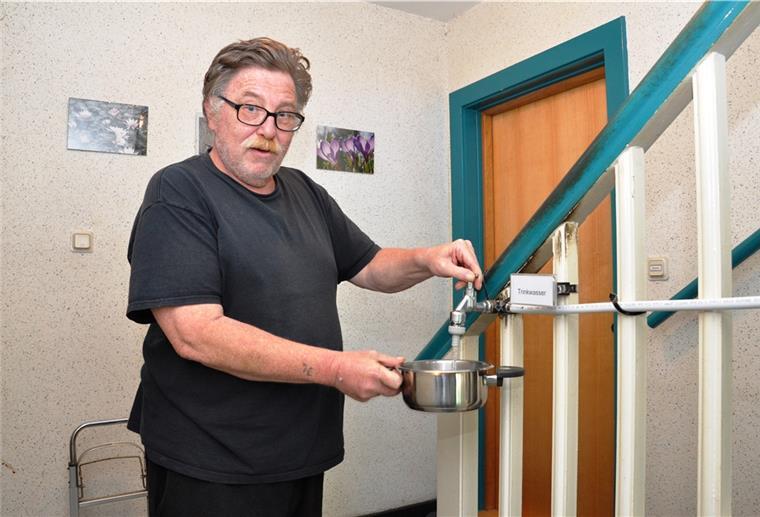 Wohnungsbaugesellschaft lässt Mieter in Einswarden hängen Uwe Dräger gehört zu den Mietern in Einswarden, in deren Häusern Bleileitungen verlegt sind. Er erwartet vom Vermieter, dass er die Betroffenen bei der Sanierung angemessen unterstützt und ihnen ausreichend Zeit lässt.