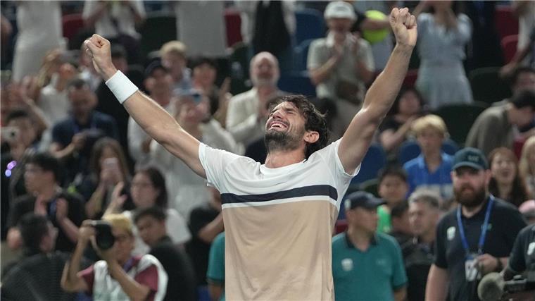 Familienduell: Nummer 204 der Welt schreibt Tennis-Märchen Valentin Vacherot feiert beim Shanghai Masters den größten Erfolg seiner Karriere.