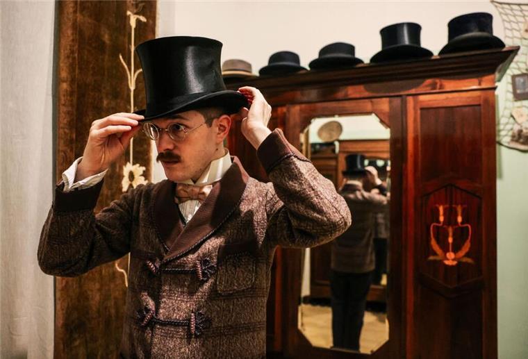 Instagram-Star Valerio Bonanno lebt in einer anderen Zeit Valerio Bonanno trägt am liebsten Kleidung aus der Zeit um 1900.