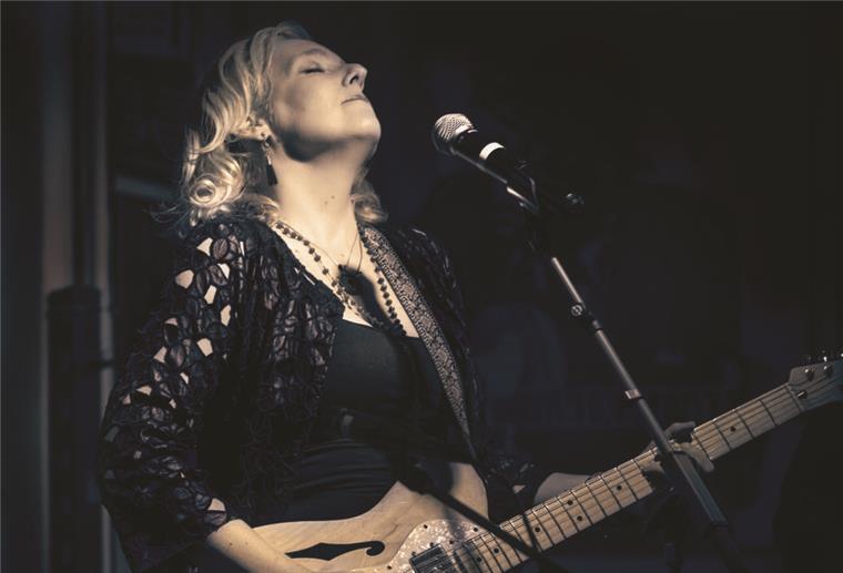 Blues-Musikerin Vanesa Harbek