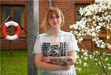 Vanessa Apholz arbeitet als Pflegefachkraft im Lotte-Lemke-Haus. Sie hat von einigen Pflegekräften gehört, dass sie nach Niedersachsen abwandern wollen.