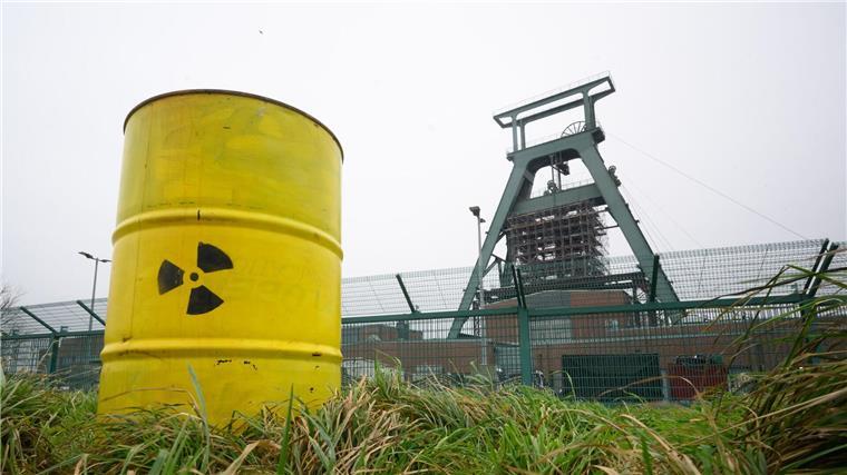 Verbände klagen gegen Genehmigung für Schacht Konrad Verbände geben sich nicht mit der weiterbestehenden Genehmigung das Atommülllager zufrieden. (Archivbild)