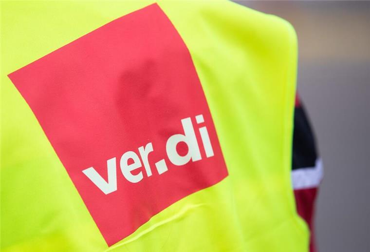 Verdi-Mitglied mit gelber Weste