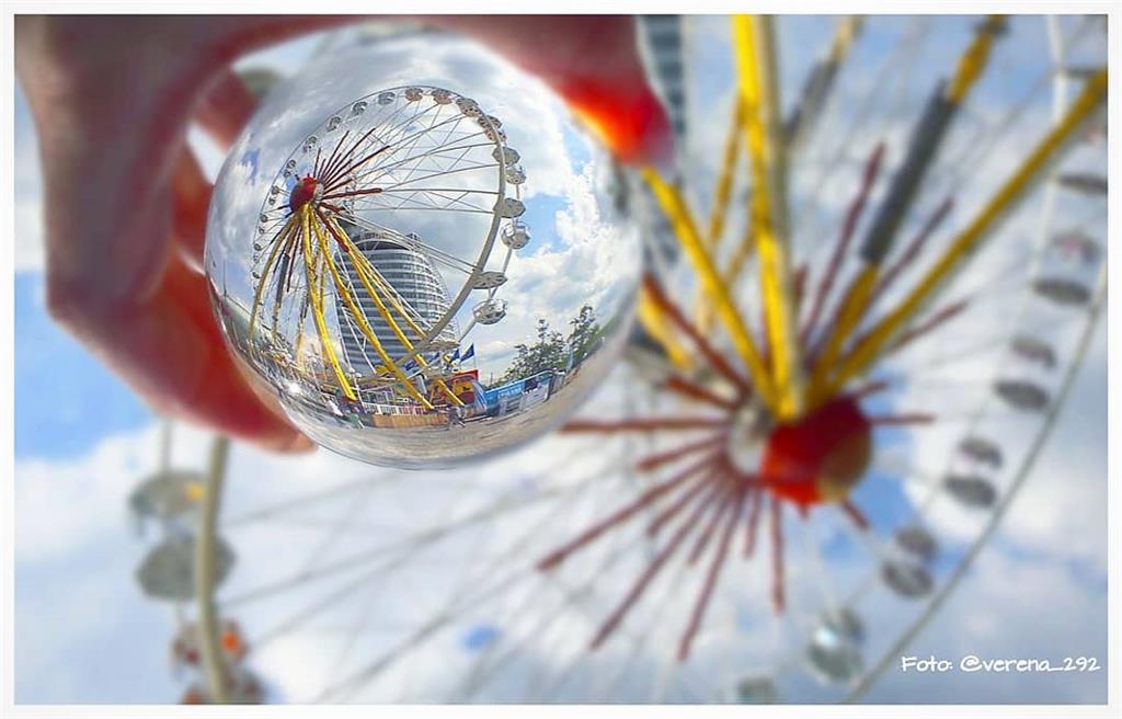 verena_292 hat für das Motiv Riesenrad beim Seestadtfest Bremerhaven eine Glasku...