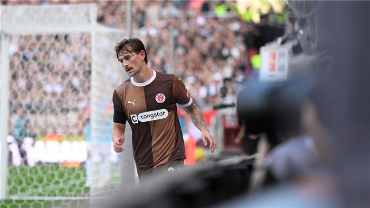 Vergab zwei Chancen vor der Pause: St. Paulis Connor Metcalfe 