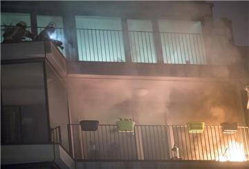 Feuer am Gebäude