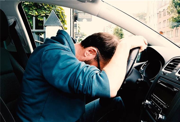 Unfälle im Straßenverkehr: Was tun, wenn es kracht? Verkehrsunfälle ziehen oft rechtliche Fragen nach sich.